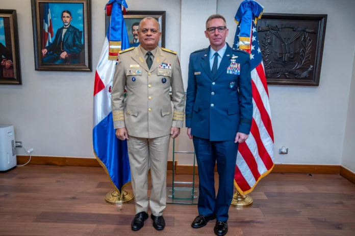 Ministro de Defensa y delegación del Comando Sur.
