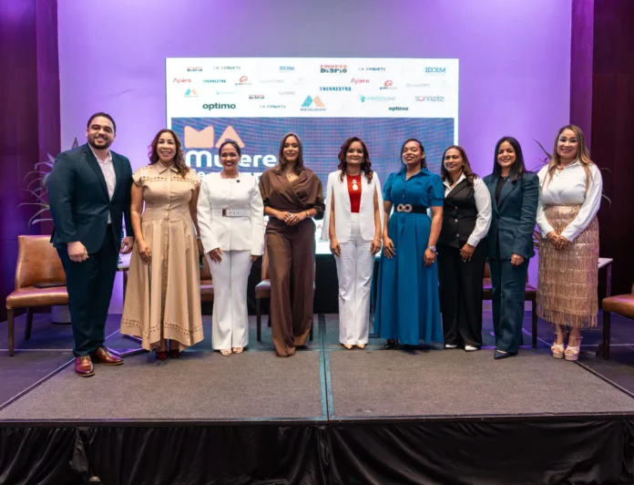 Mujeres de Acero: liderazgo femenino en construcción.