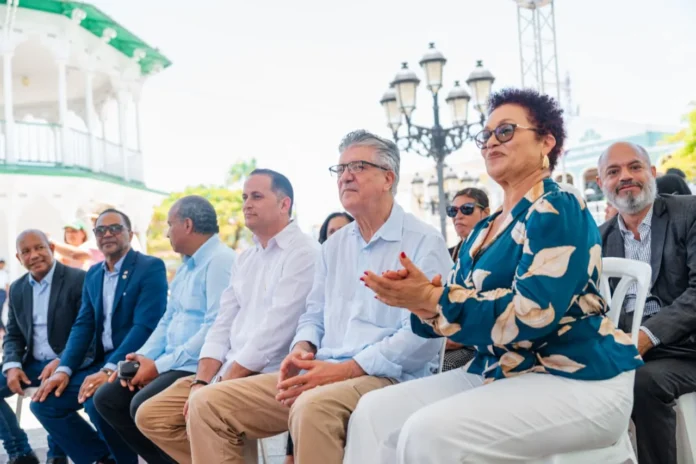 Enseñanza de música típica en prisiones.