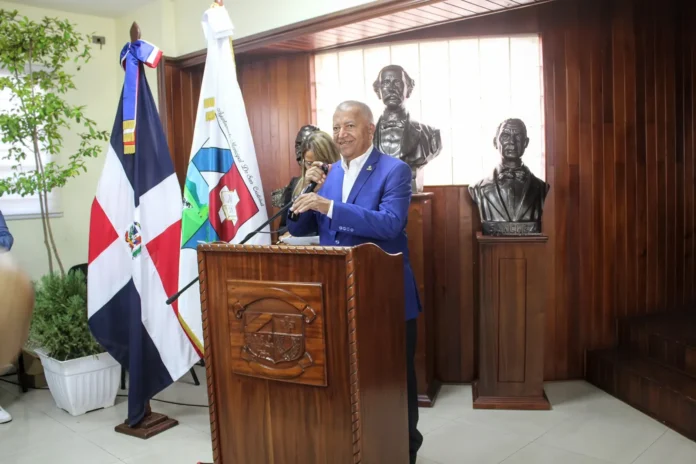 Alcalde de San Cristóbal promueve transparencia municipal.