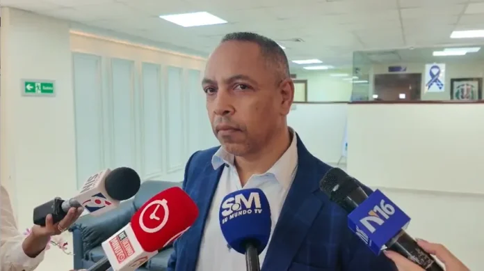 Norberto Ortiz defiende a los maestros.