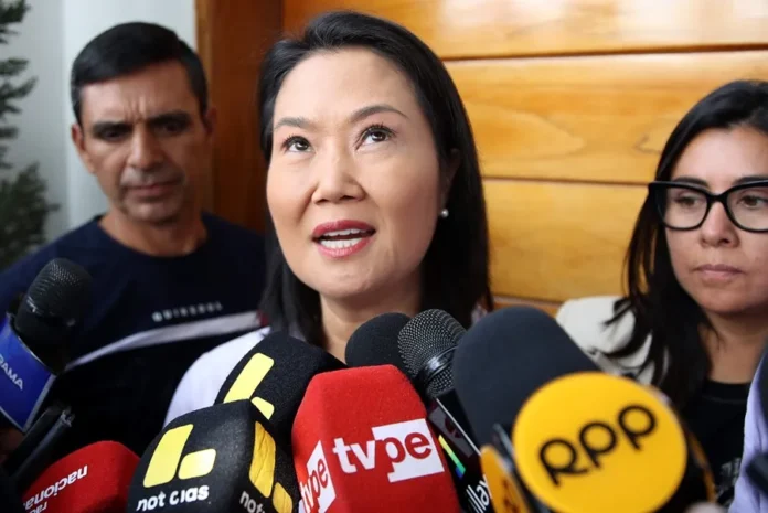 Keiko Fujimori espera proclamación oficial en Perú.