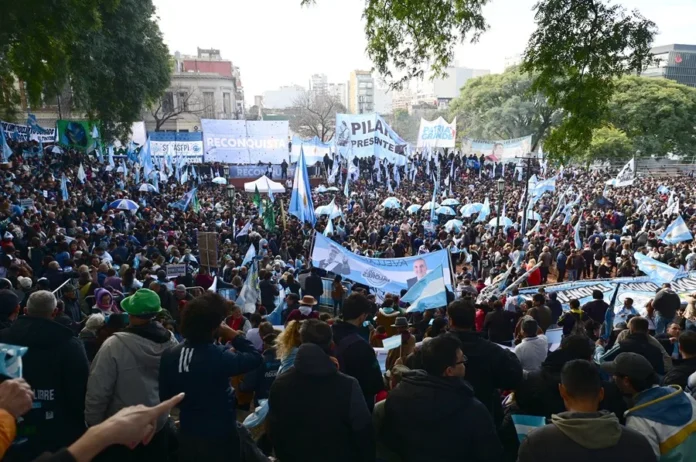Banderazo por la libertad de Cristina Fernández
