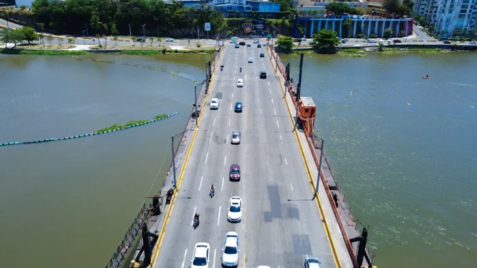 Cierre puente flotante río Ozama sábado