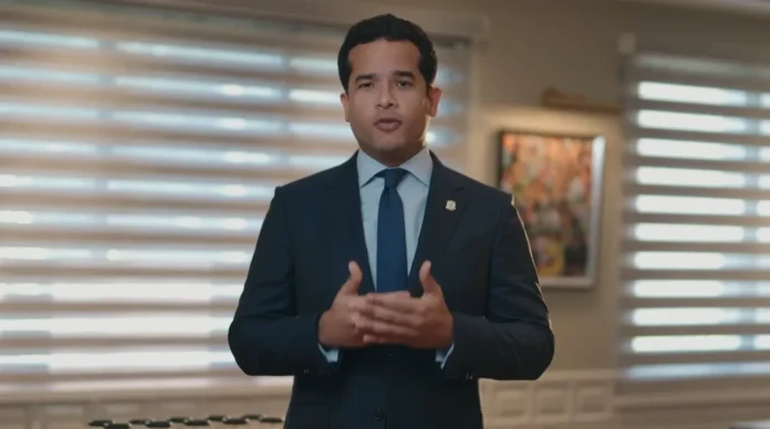 Omar Fernández critica ajuste salarial del ISR.