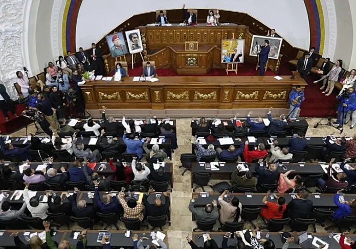 Venezuela aprueba reforma para inversiones eléctricas.