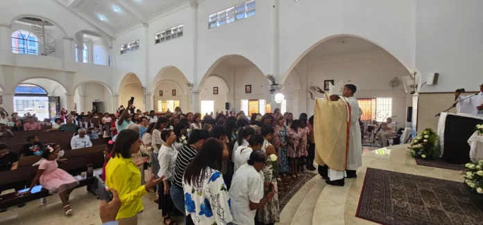 Celebración de la Santísima Trinidad y Madres