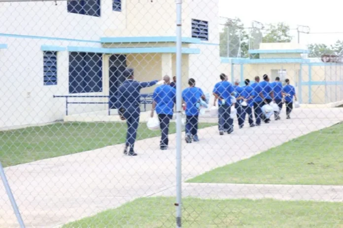 Motín en cárcel Las Parras, heridos reportados.