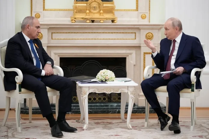 Putin y Pashinián discuten futuro geopolítico.