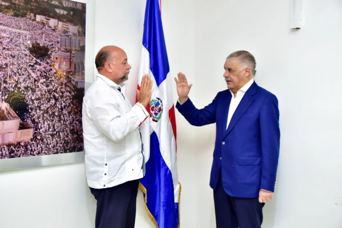 Radhamés Guzmán asume presidencia del PRD.