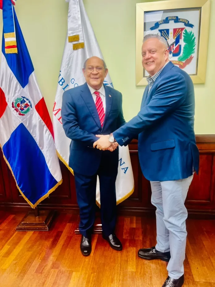 Reunión sobre reconocimiento de licencias aeronáuticas.