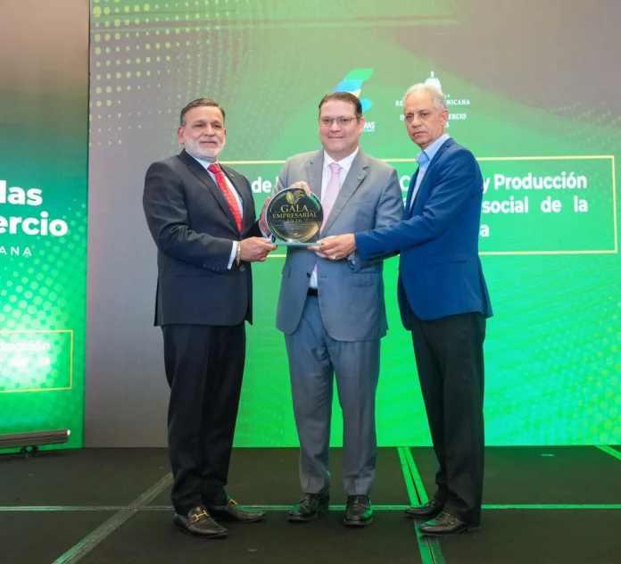 Reconocimiento a Eduardo Sanz Lovatón.