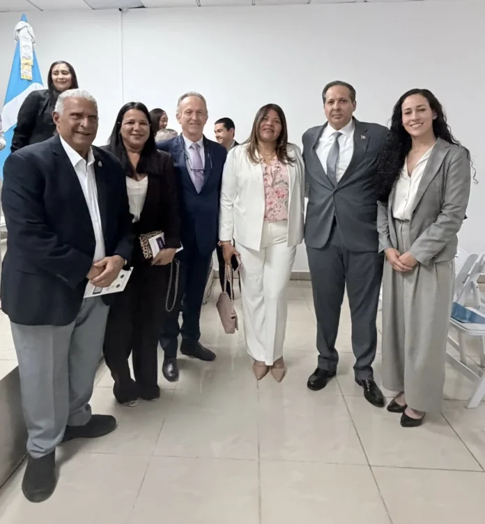 Celebración de la adopción de Nirsevimab.
