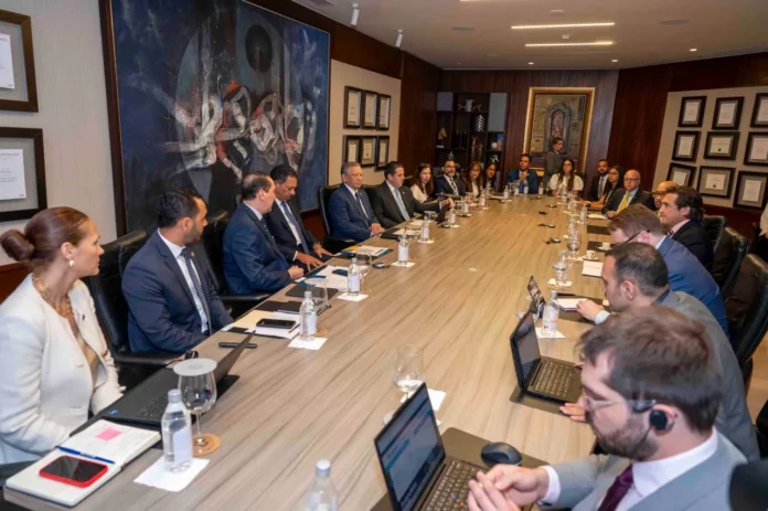 FMI y Banreservas analizan economía dominicana
