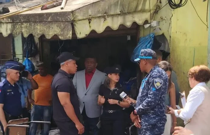 Fiscal Rosalba Ramos en Villa Consuelo.