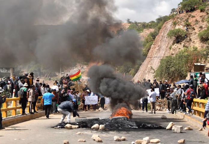 Muerte de chofer por bloqueos en Bolivia