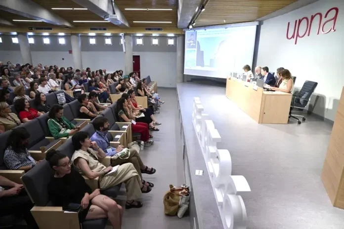 Mujeres enfrentan problemas de salud mayores.