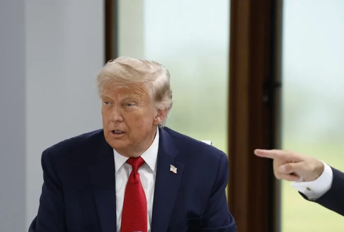 Trump bromea en la cumbre del G7