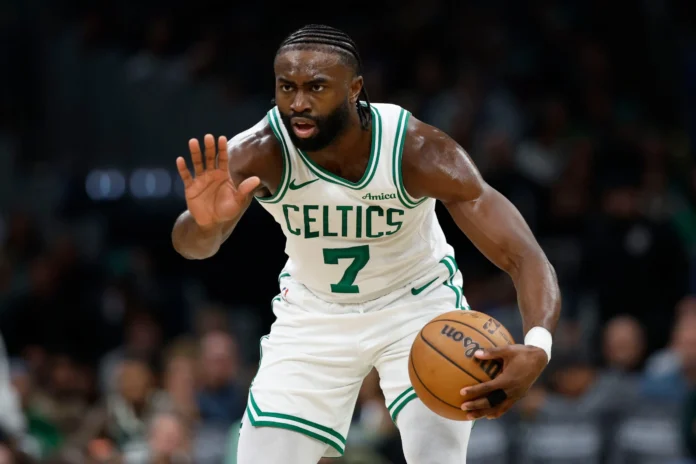 Celtics apoyan a Jaylen Brown en rumores.