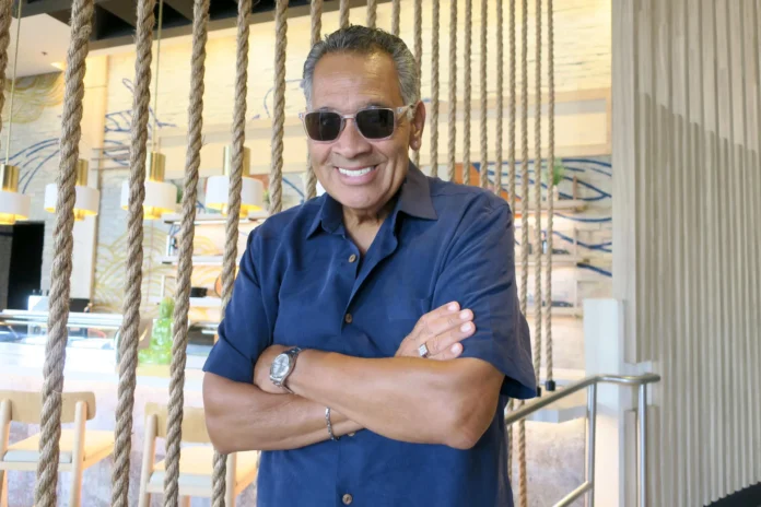 Tito Nieves presenta su nuevo disco romántico.