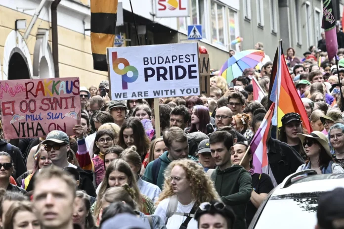 Desfile del Orgullo LGTBI en Helsinki.