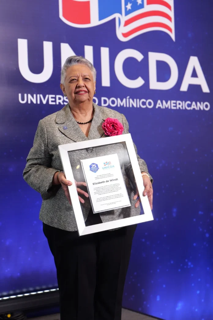 Unicda celebra 25 años de excelencia académica.