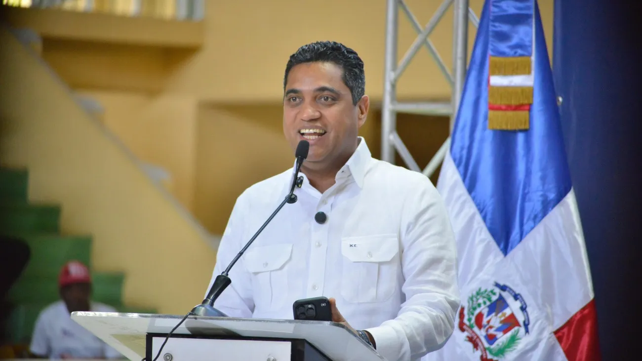 Ministro Kelvin Cruz defiende deporte dominicano.