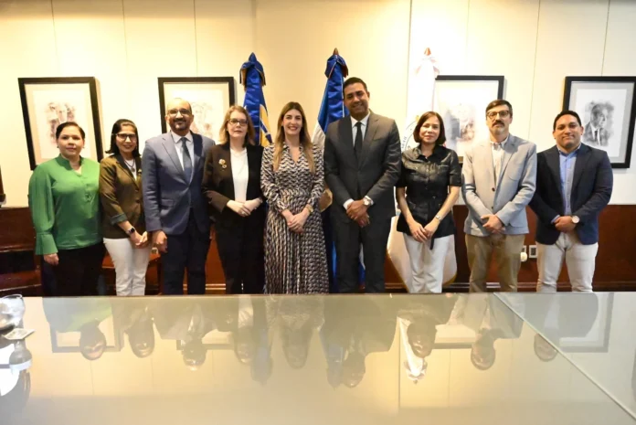 Unibe y Funglode firman acuerdo de investigación
