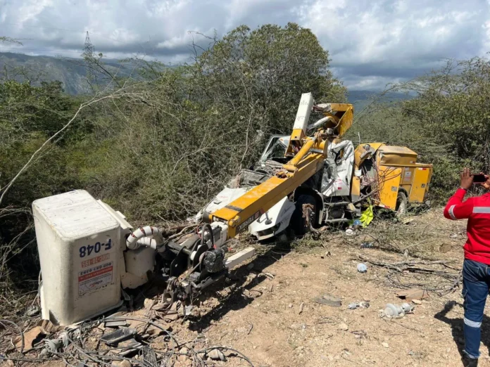 Grúa accidentada en Jimaní deja heridos