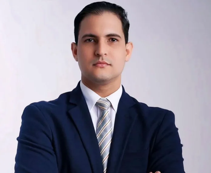 Randy Estrella analiza candidaturas políticas outsiders.