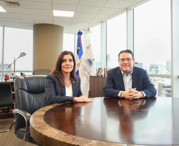 Embajadora de EEUU y Yayo Sanz reunidos.
