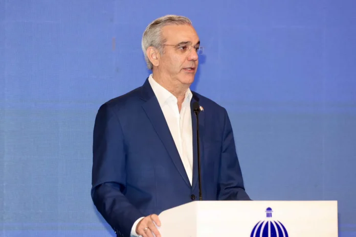 Abinader, cuarto presidente mejor valorado en Latinoamérica.