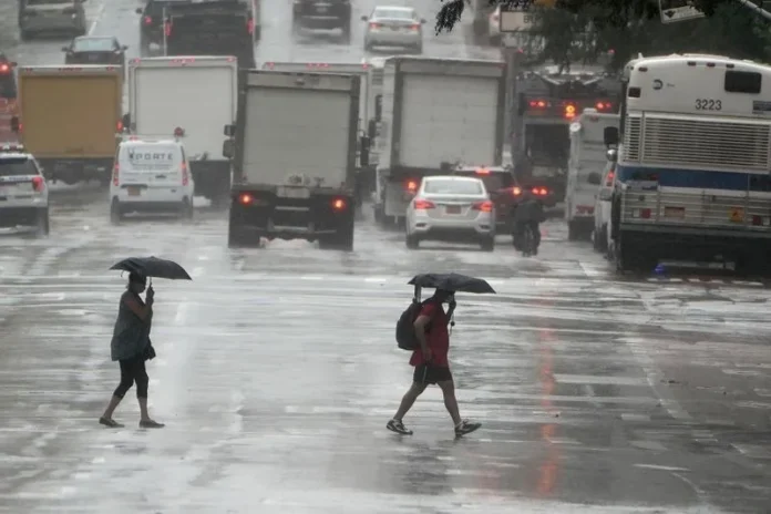 Tormenta tropical amenaza costas de Texas