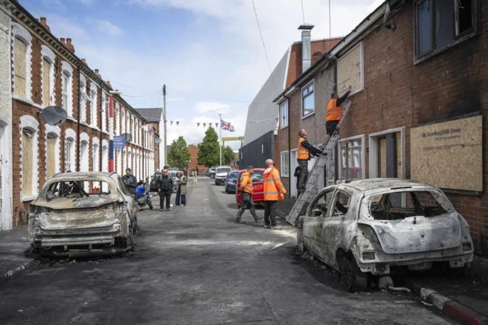 Apuñalamiento en Belfast y tensiones raciales.
