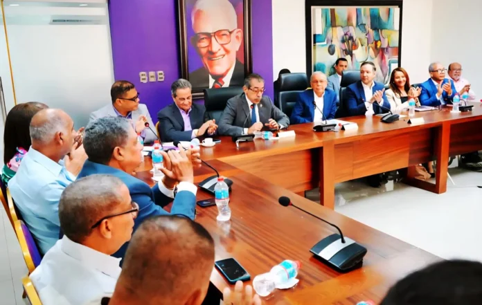 PLD celebra triunfo de Jorge Asjana UASD