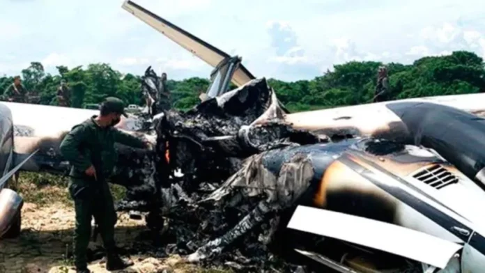 Policía destruye aeronaves en operativo antidrogas.
