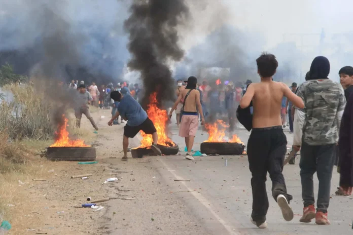 Crisis social en Bolivia por bloqueos masivos