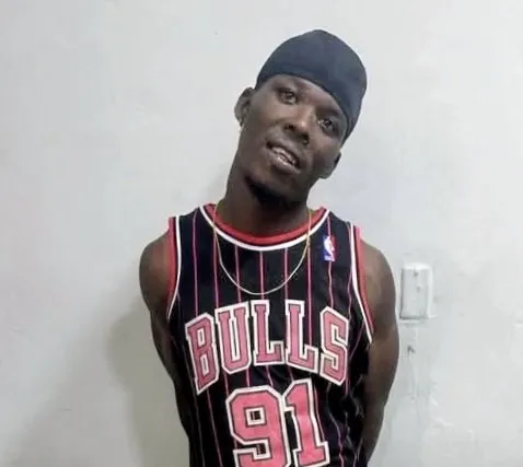 Haitiano arrestado por herir a mujer.