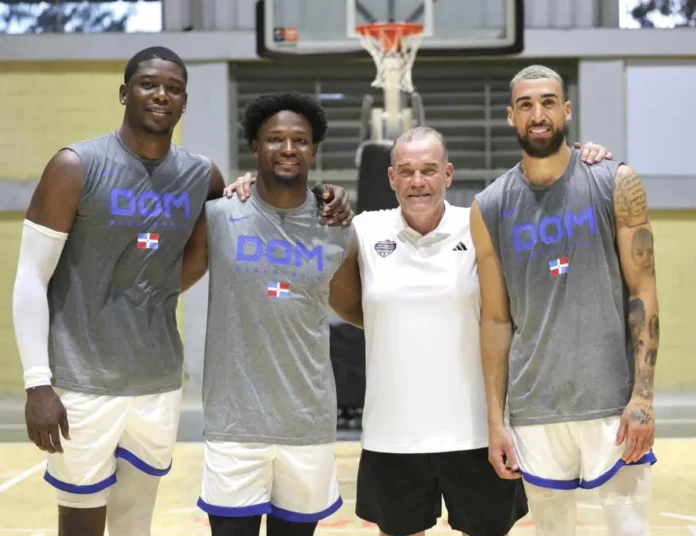 Duarte, Feliz y Delgado entrenan con selección.