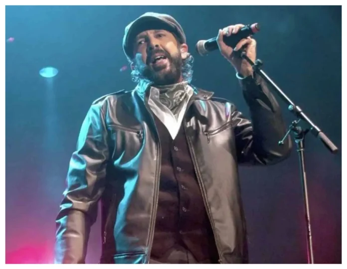 Juan Luis Guerra celebra su cumpleaños homenajeado.