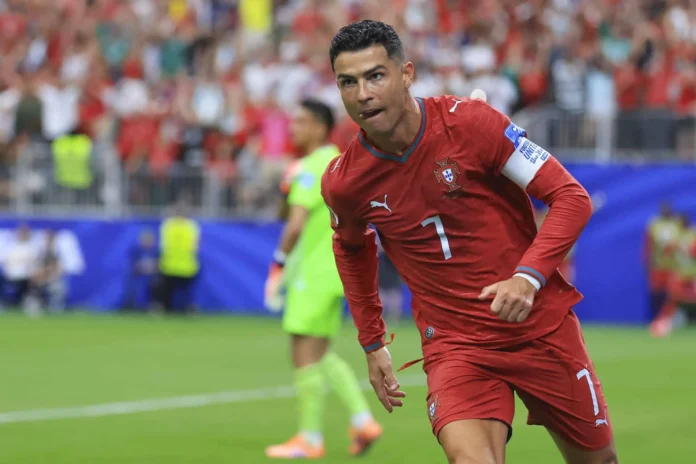 Cristiano Ronaldo celebra su gol histórico.