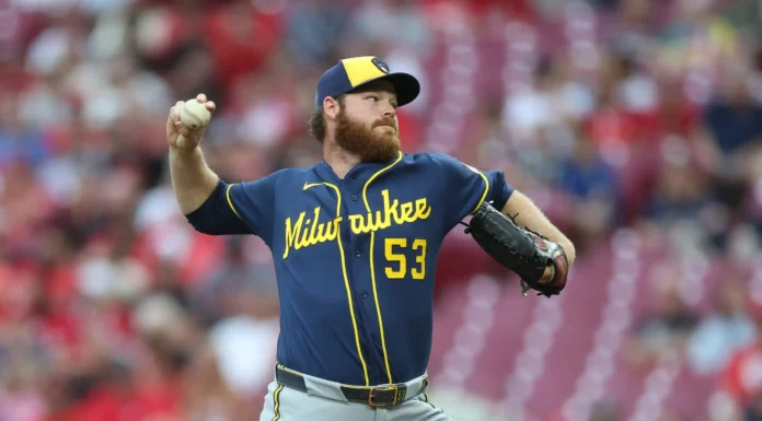 Brandon Woodruff regresa triunfante con Cerveceros.