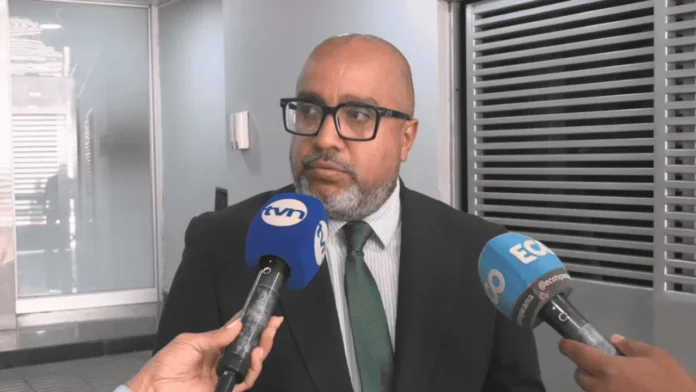 Renuncia director penitenciario tras fuga masiva.