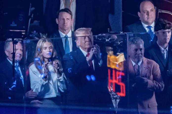Trump abucheado en Madison Square Garden.