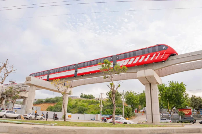 Monorriel en Santiago: inversión en transporte público.