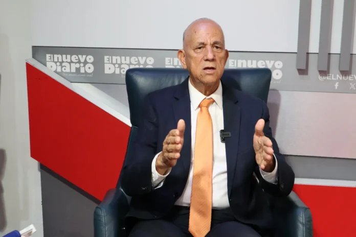 Luis de León llama a fortalecer la oposición.