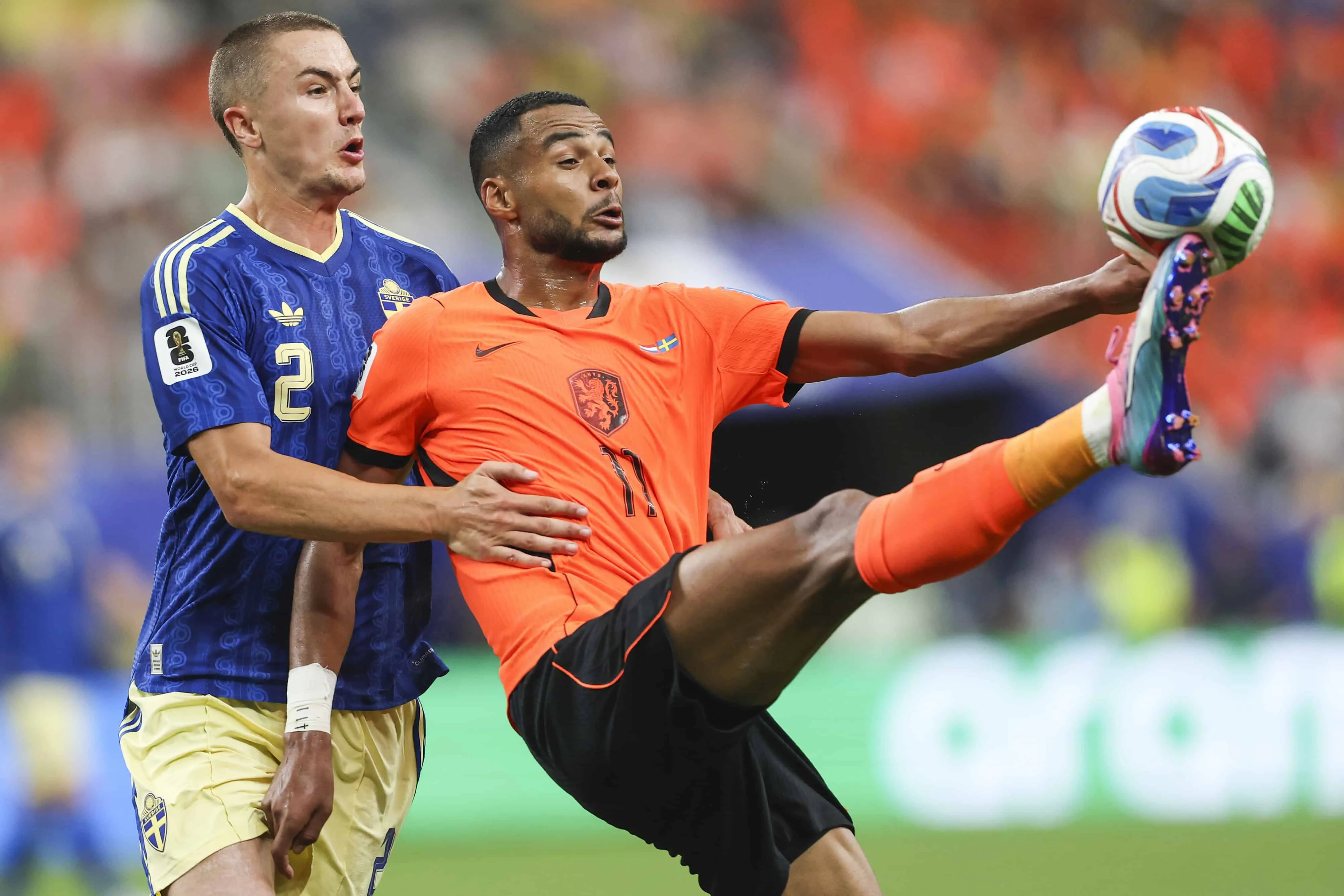 Cody Gakpo celebra su gol 100 en Mundial