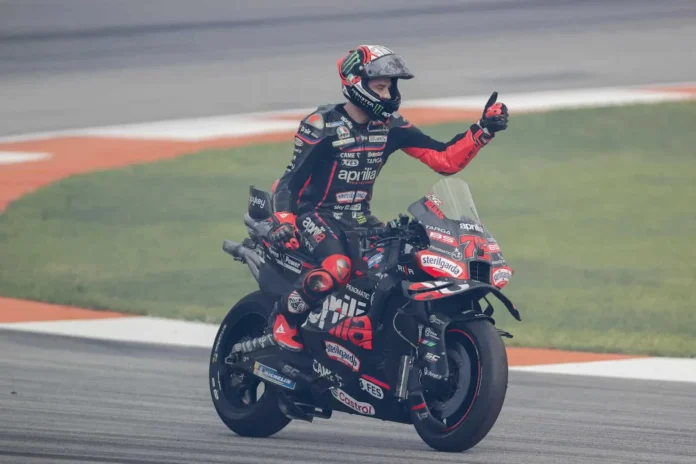 Marco Bezzecchi suspendido por agresión en MotoGP.