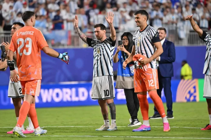 Piqué elogia a Messi como el mejor.