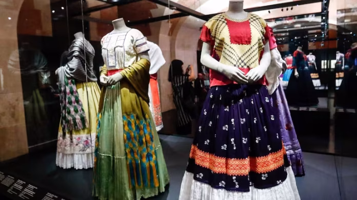 Exposición fotográfica de Frida Kahlo en París.